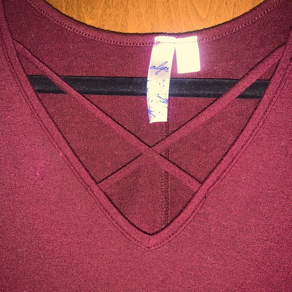 Alya caged neck tunic - Picture 2 of 3